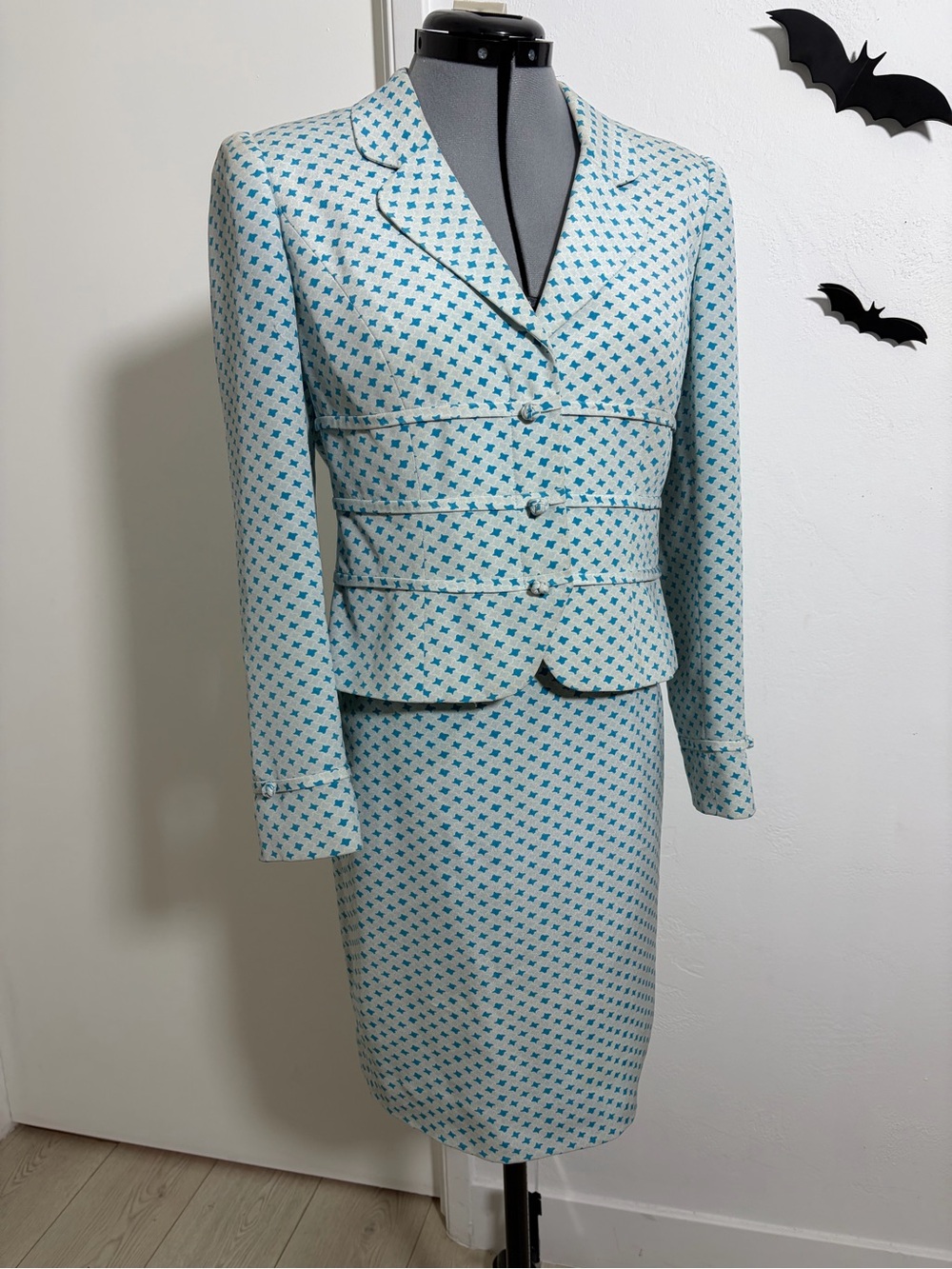 David Hayes Light Blue 100% Silk Geometric Skirt Suit 3Btn Notch Lapel Sz 6